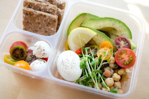 Ofiste sağlıklı öğle yemeği 